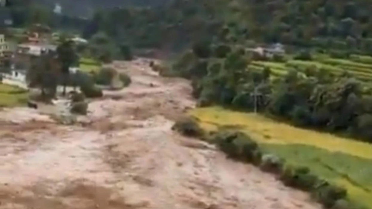 Përmbytje masive godasin Indinë dhe Nepalin, të paktën 83 të vdekur
