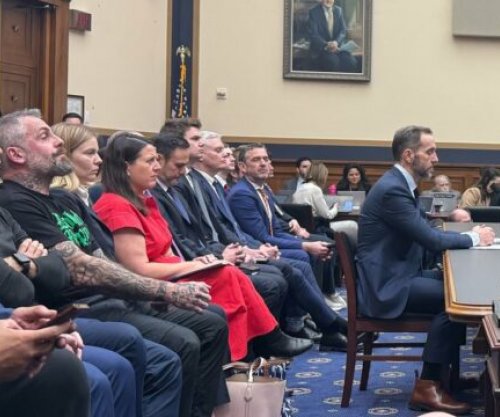 Përplasje mes senatorit amerikan dhe Smithit në Senatin e SHBA-së për Trumpin dhe Thaçin: Pasi humbët rastet në Amerikë, shkuat në Hagë?