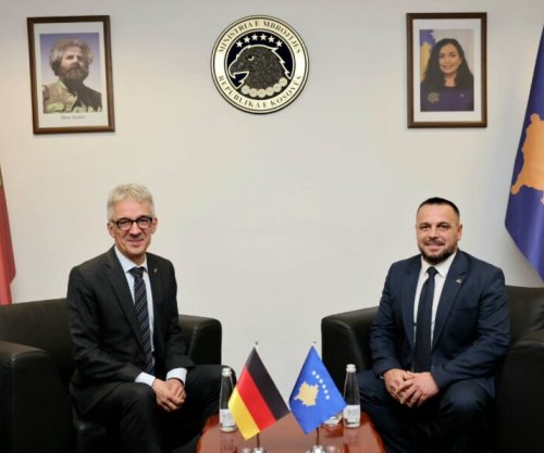 Maqedonci pret ambasadorin gjerman, në fokus siguria dhe bashkëpunimi në mbrojtje