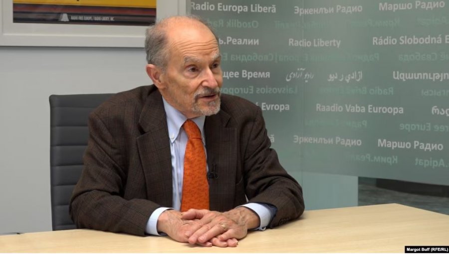 Ish-diplomati amerikan Fried paralajmëron se sinjalet e përziera mund t'i dobësojnë sanksionet ndaj Rusisë