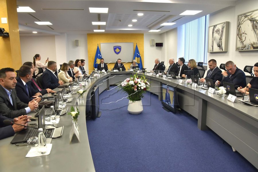 qeveria-e-kosoves-mban-mbledhje-ne-rend-dite-35-pika